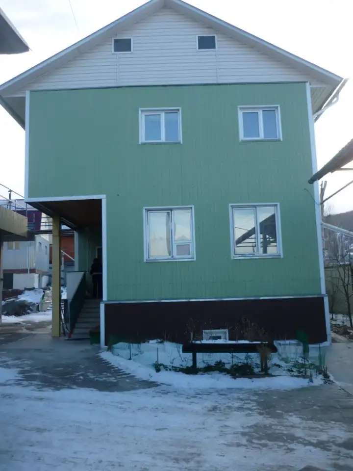 Продам- комплекс зданий- под нежилое Свободного назначения. 870,00 м2