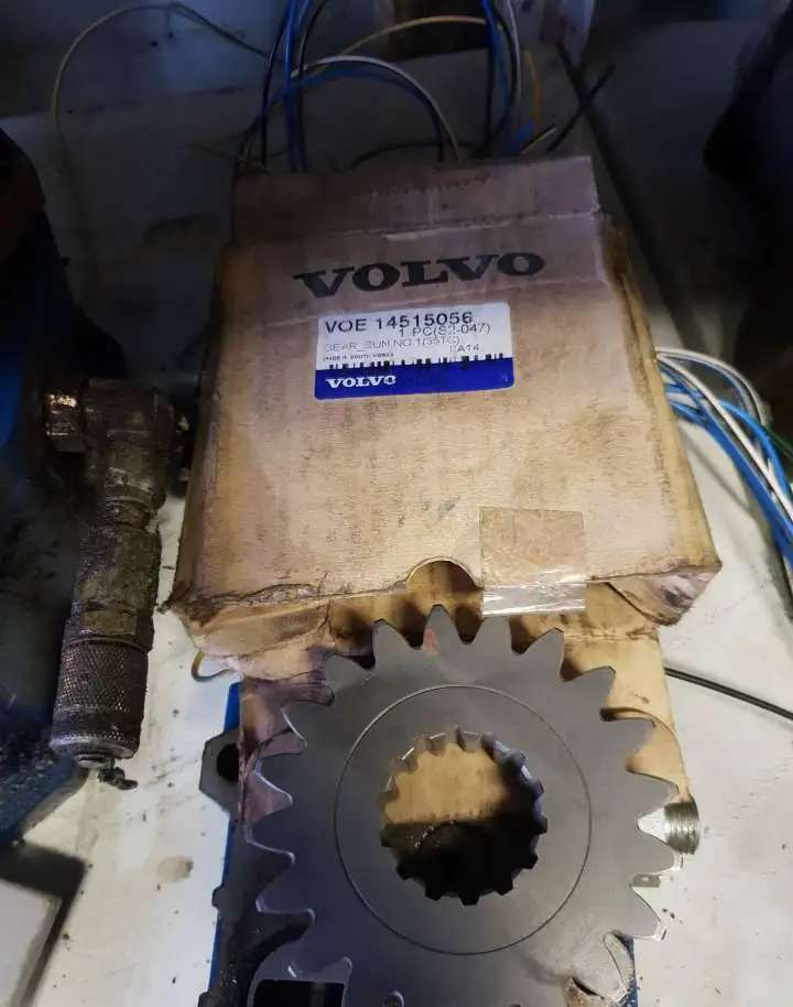 Разборка на запчасти экскаватора Volvo EC360 BLC и других моделей по запчастям.