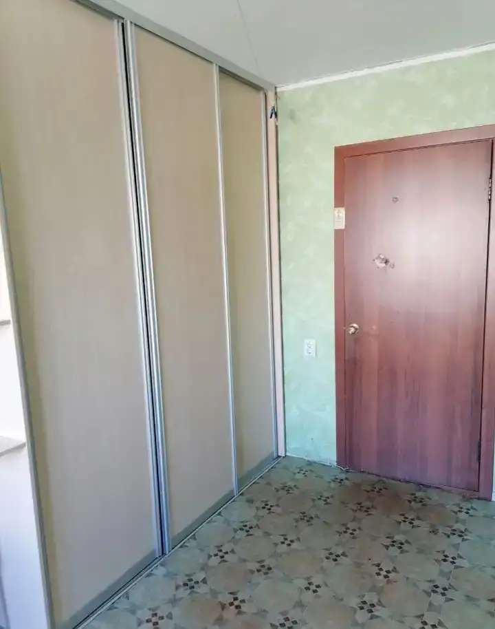 Продам комнату, улица Светлова 3
