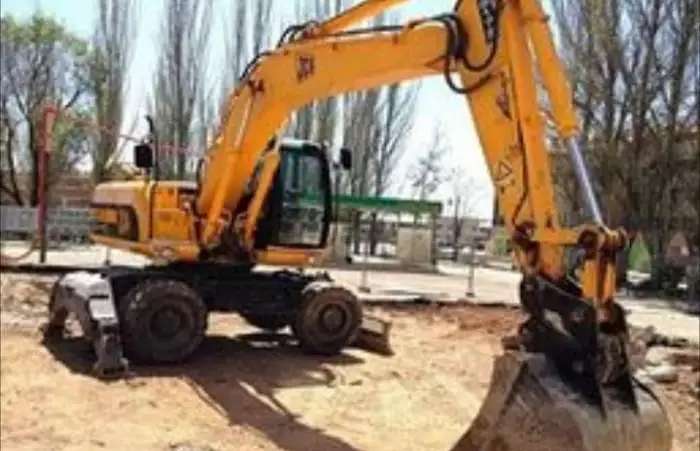 Аренда и услуги экскаватора-погрузика в 