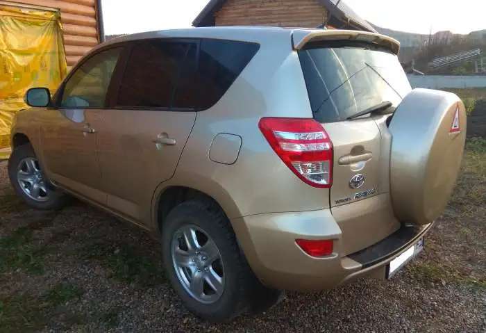 Продам автомобиль Toyota RAV4