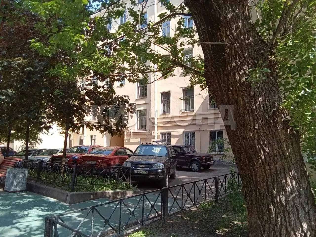 Продается комната 12 м2 в 5 ком.кв.