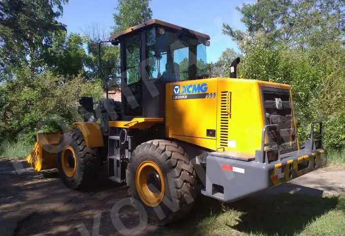 фронтальный погрузчик XCMG LW300KN