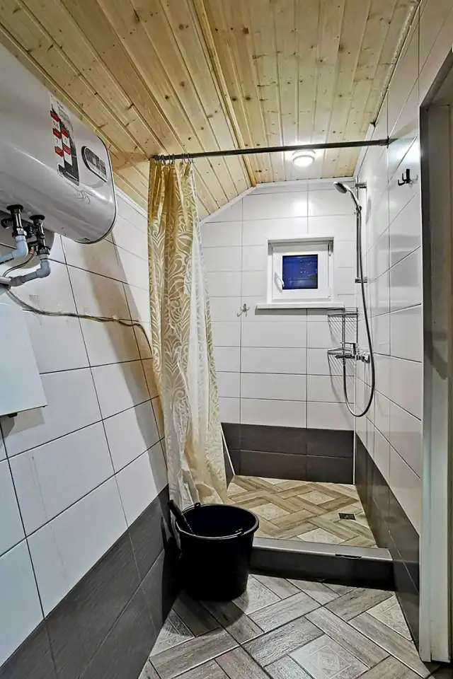 Сдаю посуточно коттедж с жаркой банькой и большой беседкой