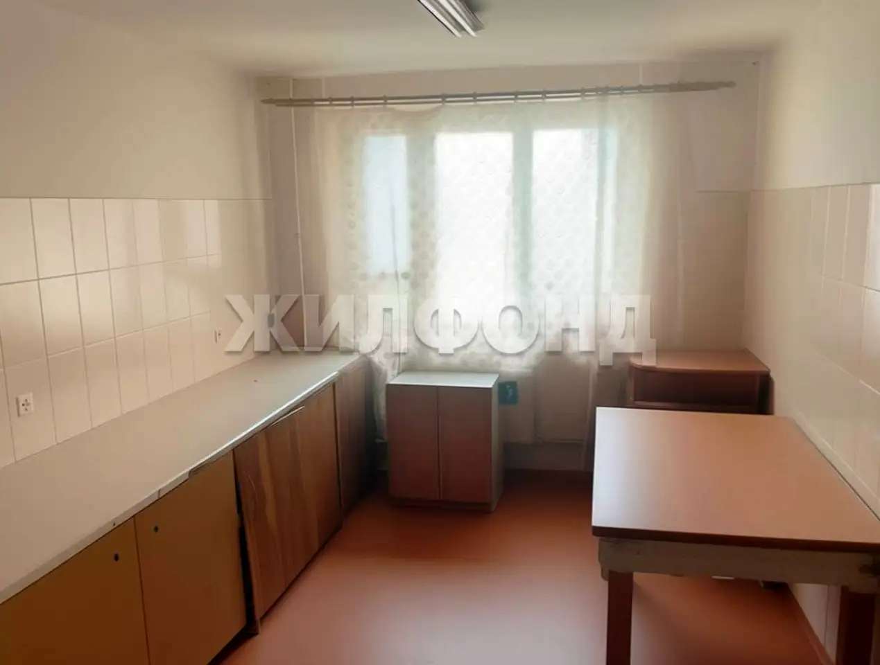 Продается комната 11.9 м2 в 6 ком.кв.