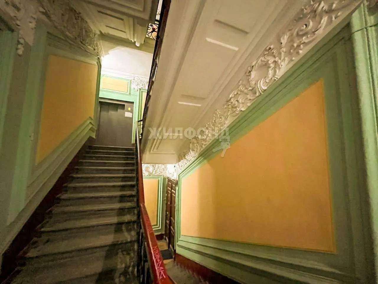 Продается комната 21.2 м2 в 6 ком.кв.
