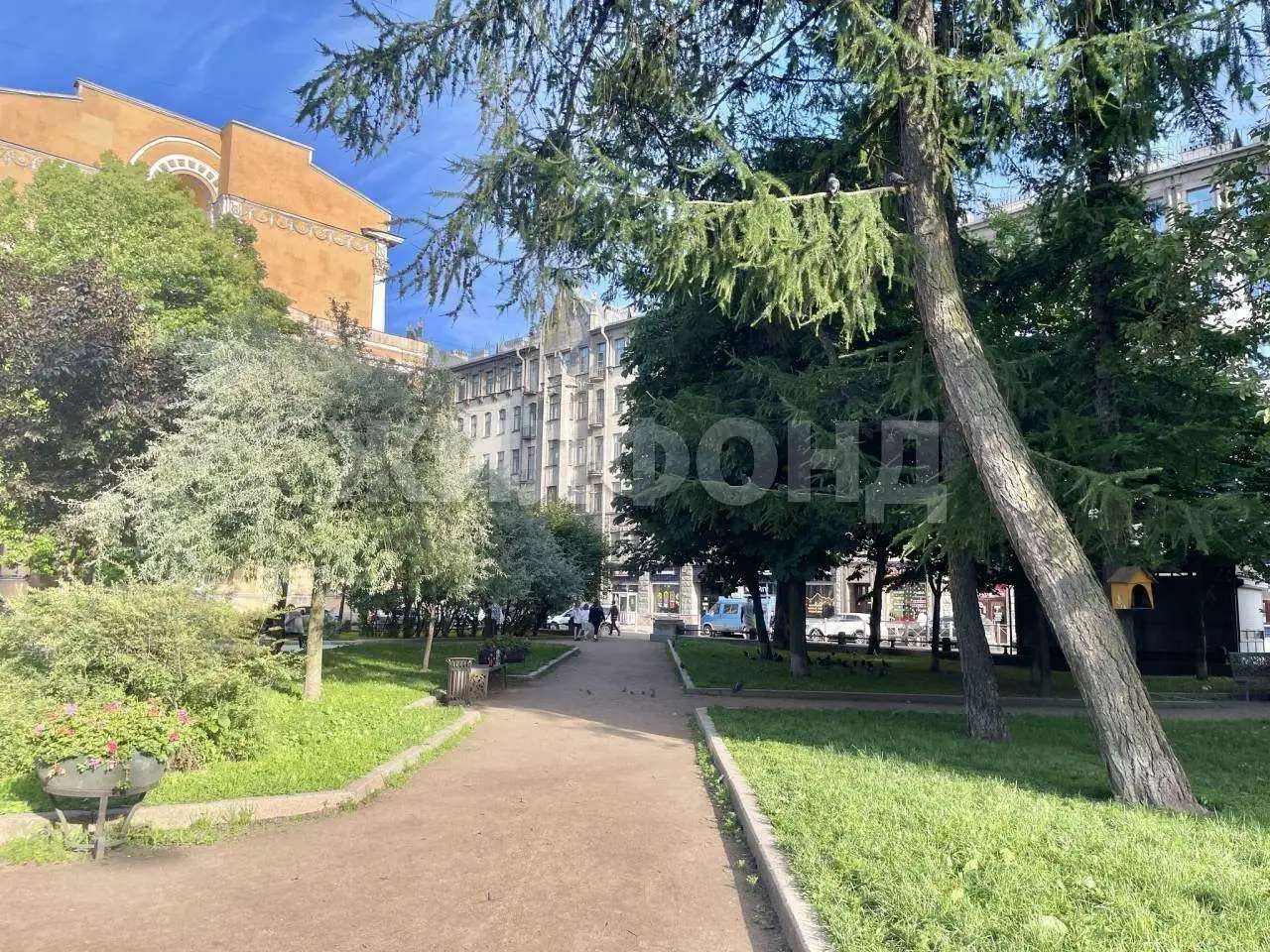 Продается комната 21.5 м2 в 5 ком.кв.