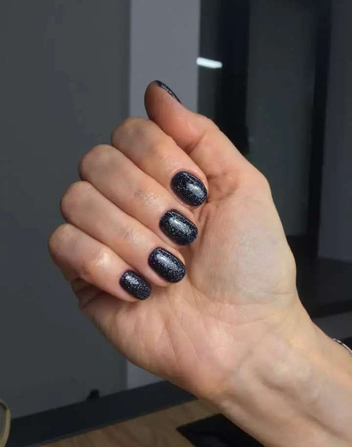 Маникюр