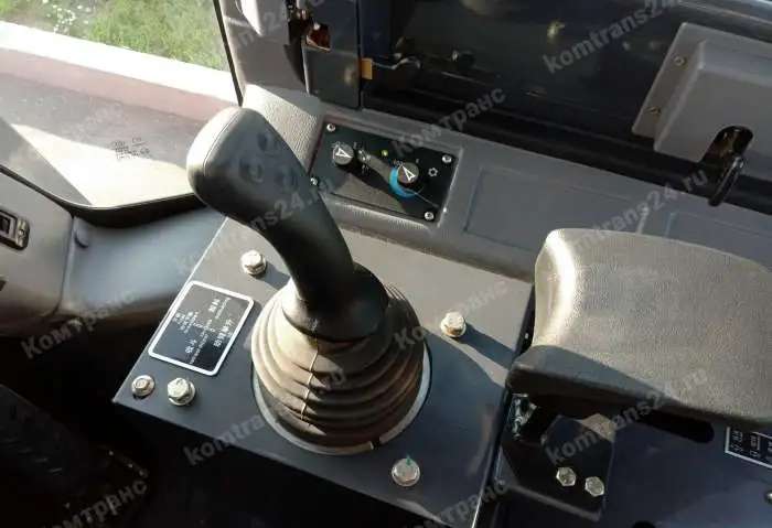 фронтальный погрузчик EL7 RL30W