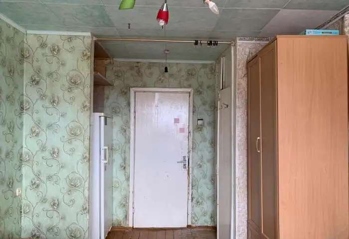 Продаю комнату в коммунальной квартире в Приокском районе.
