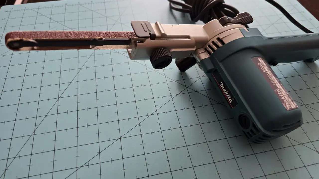 Ленточная шлифмашина Makita 9032