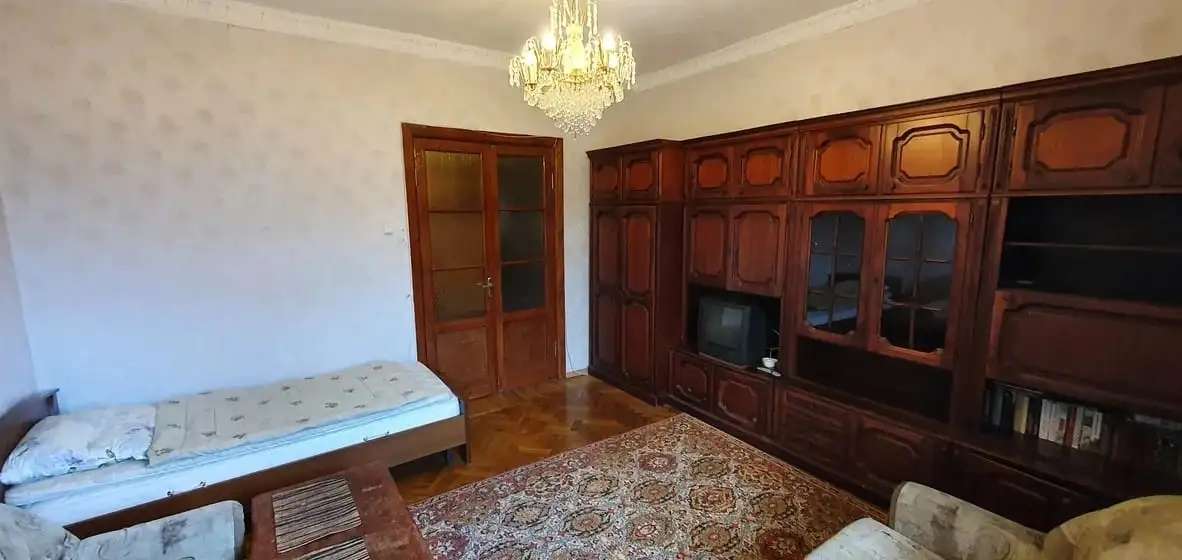 Сдам большую комнату, Гражданский 9