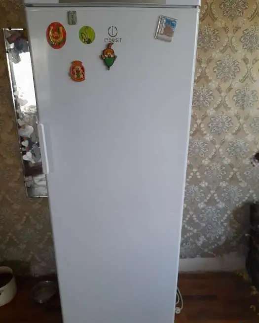 Продам холодильник INDESIT