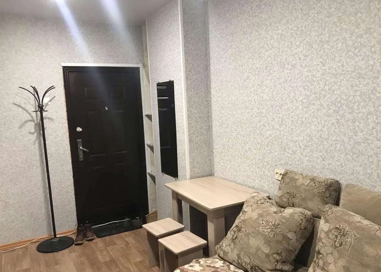 Комната в общежитии с отличным ремонтом, Металлургов 28в