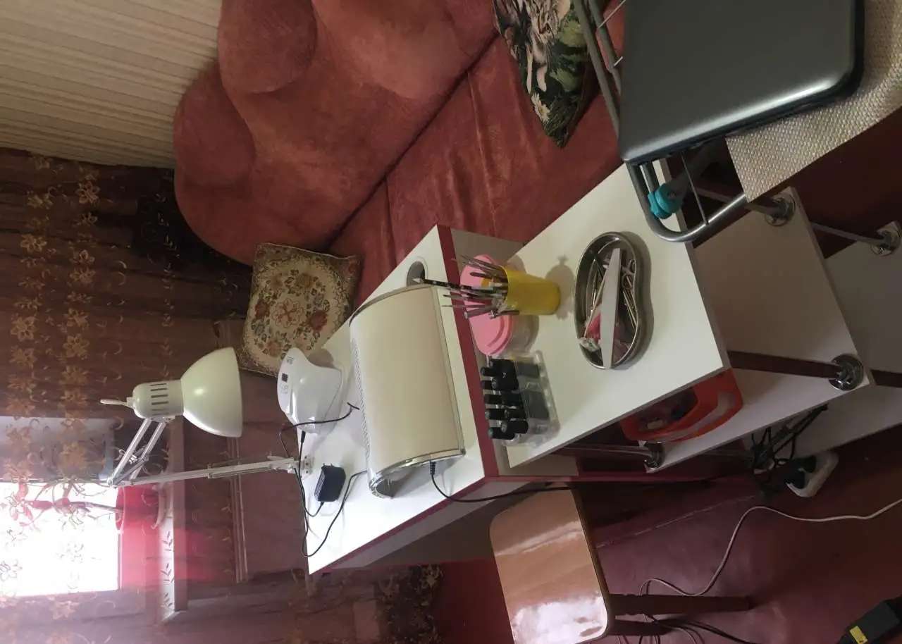 Маникюр и педикюр на дому