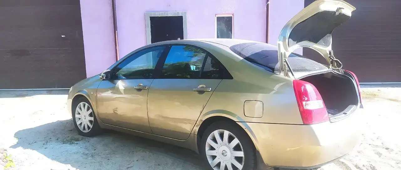 Nissan Primera P12