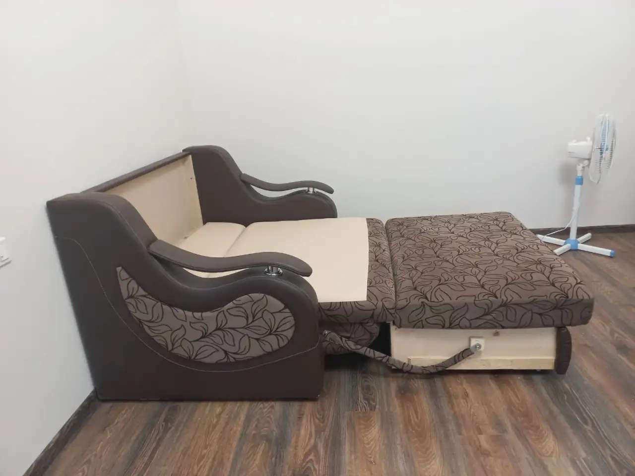Диван