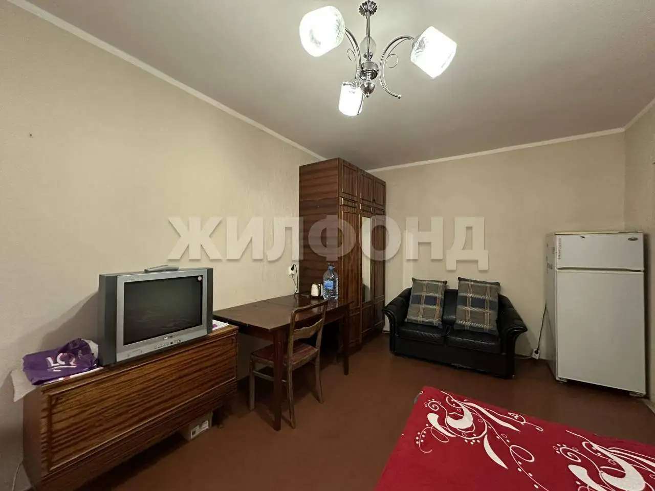 Продается комната 18 м2 в 3 ком.кв.