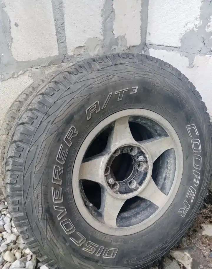 Продаю запчасти на Ниссан Пикап 1997 год 2.5 диз.