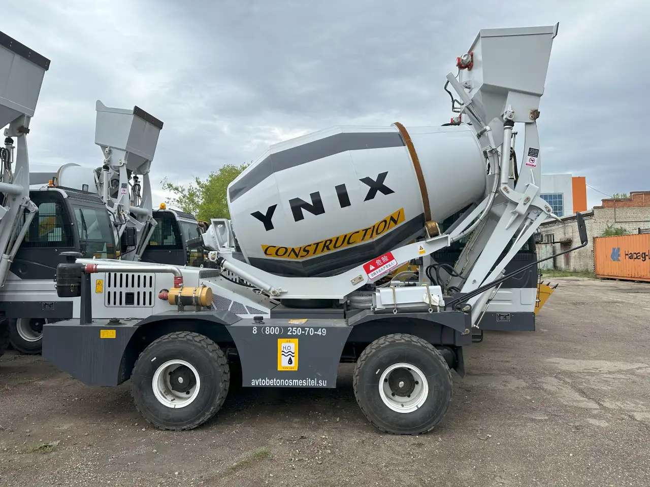 Бетоносмеситель с самозагрузкой YNIX QGMC3000 12м3час