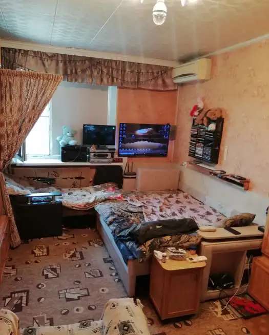 Продаю комнату на западном, Содружества , 82
