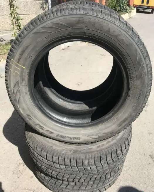 Продаю автомобильные зимние покрышки