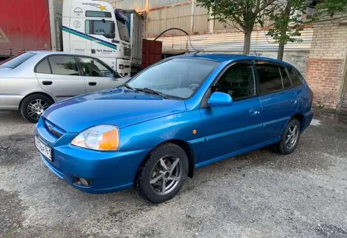 Продам машину Kia Rio