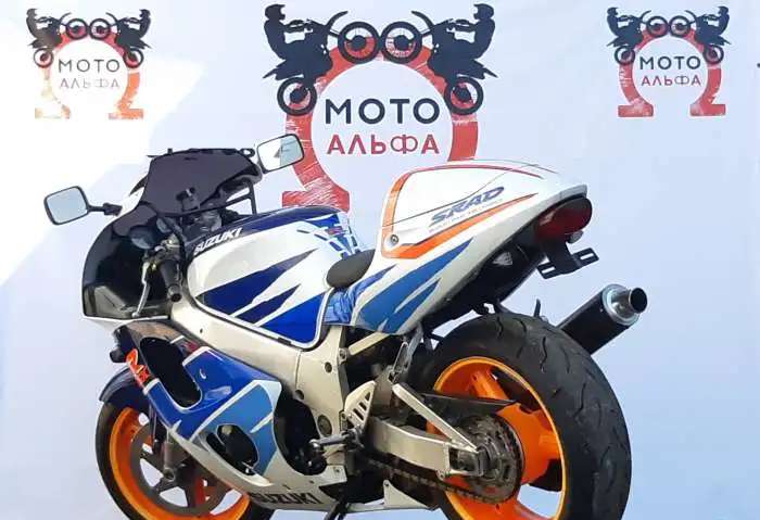 Suzuki GSX R 750