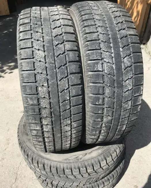 Продаю автомобильные зимние покрышки
