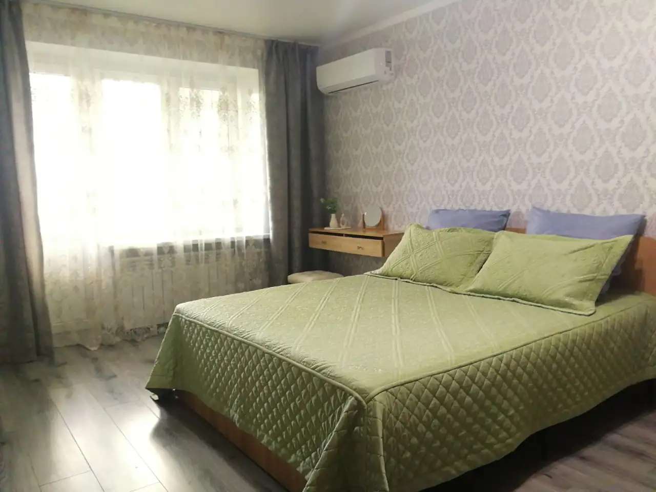 Просторная квартира у мЦГБ,ДГТУ, ул. Варфоломеева 238/ Соборный 76