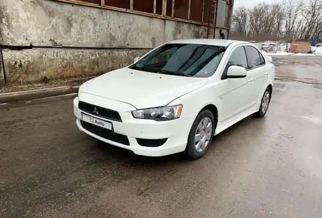 Продаю автомобиль Mitsubishi Lancer