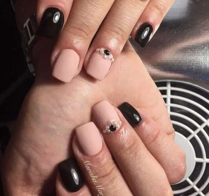 Наращивание ногтей
