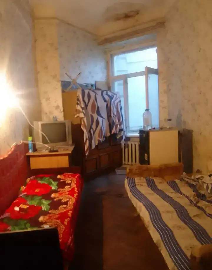 Продаю комнату в Центре, Московская 44