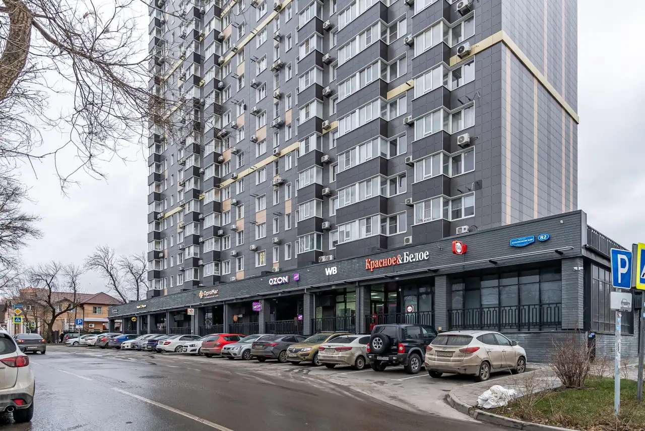 Сдам посуточно рядом дворец здоровья 2 и 2, р-н Кировский, Россия, Большая Садовая улица, 56