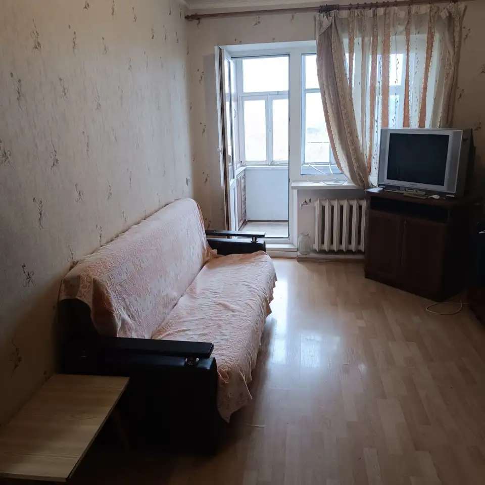 2к квартира на Российской., Российская