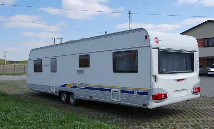 Дом на колесах, прицеп дача для легкового автомобля BUERSTNER AMARA 690 TS