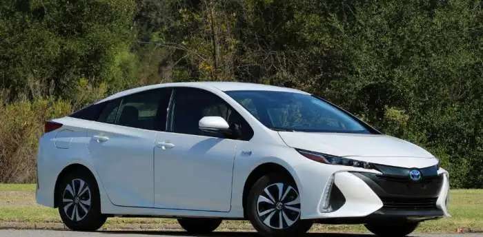 Продам авто Toyota Prius Prime