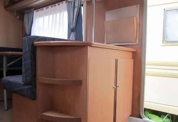 Дом на колесах, прицеп дача для легкового автомобля BUERSTNER AMARA 690 TS