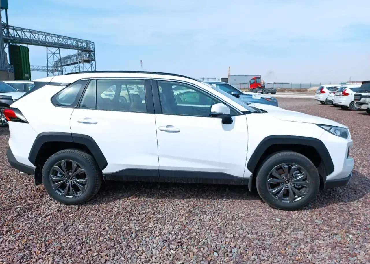 Toyota RAV4, 2023