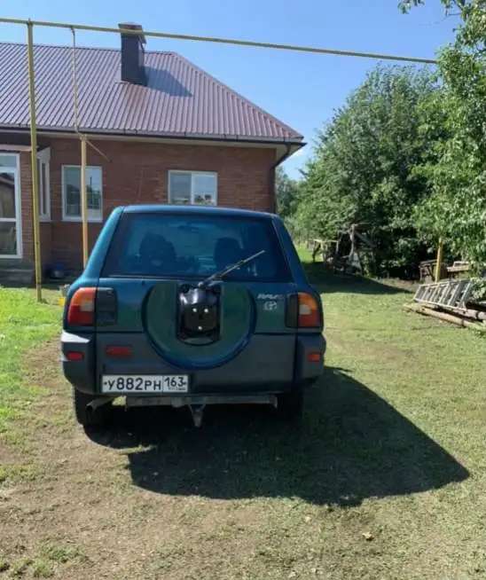 Автомобиль Toyota RAV4