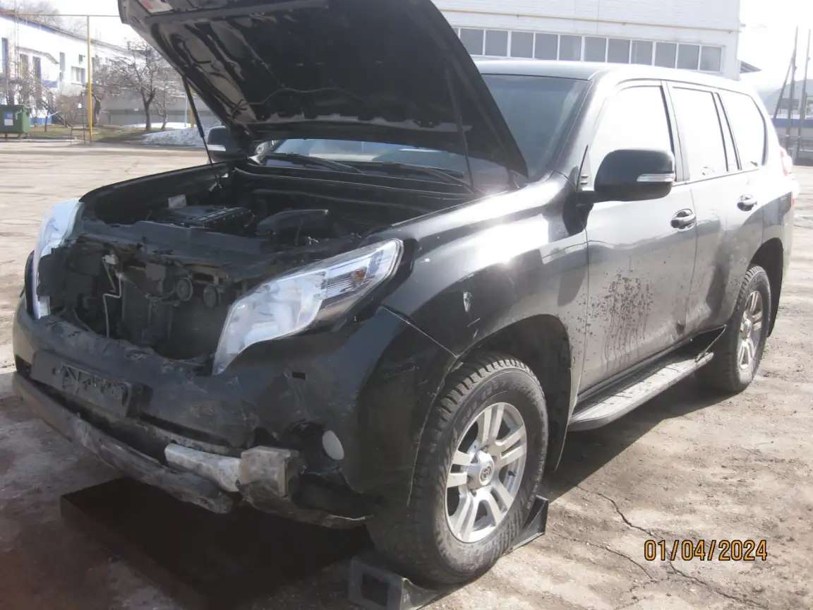АО Связьтранснефть реализует автомобиль Toyota Land Cruiser Prado.
