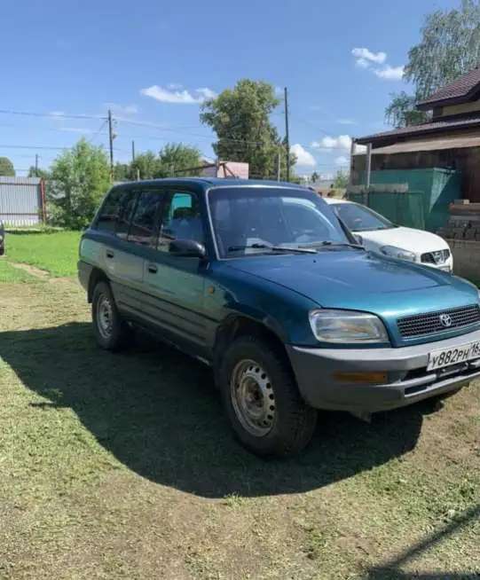 Автомобиль Toyota RAV4