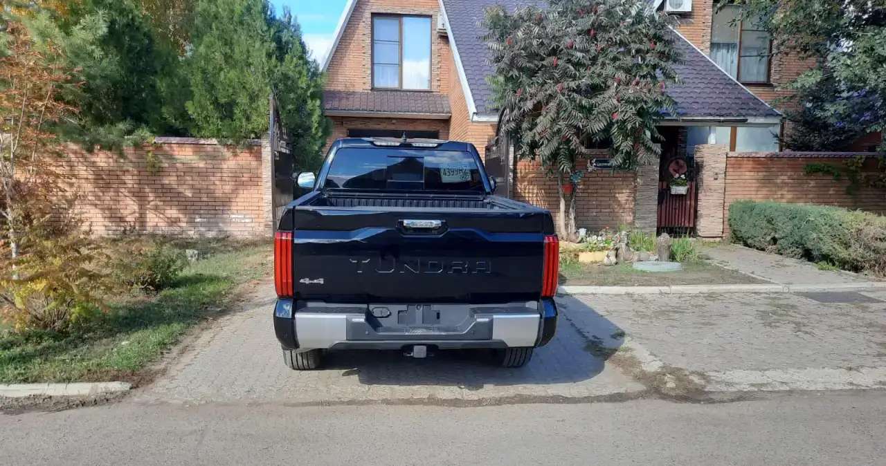 TOYOTA TUNDRA 2022