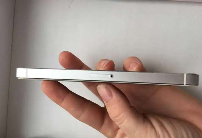 Продам айфон 5s