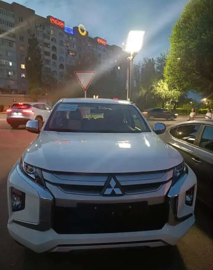 Mitsubishi L200