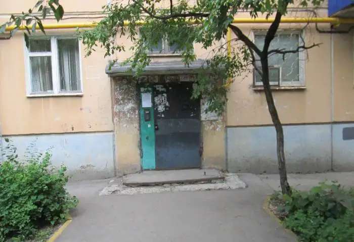 комната в двухкомнатной квартире, Мориса тореза 61