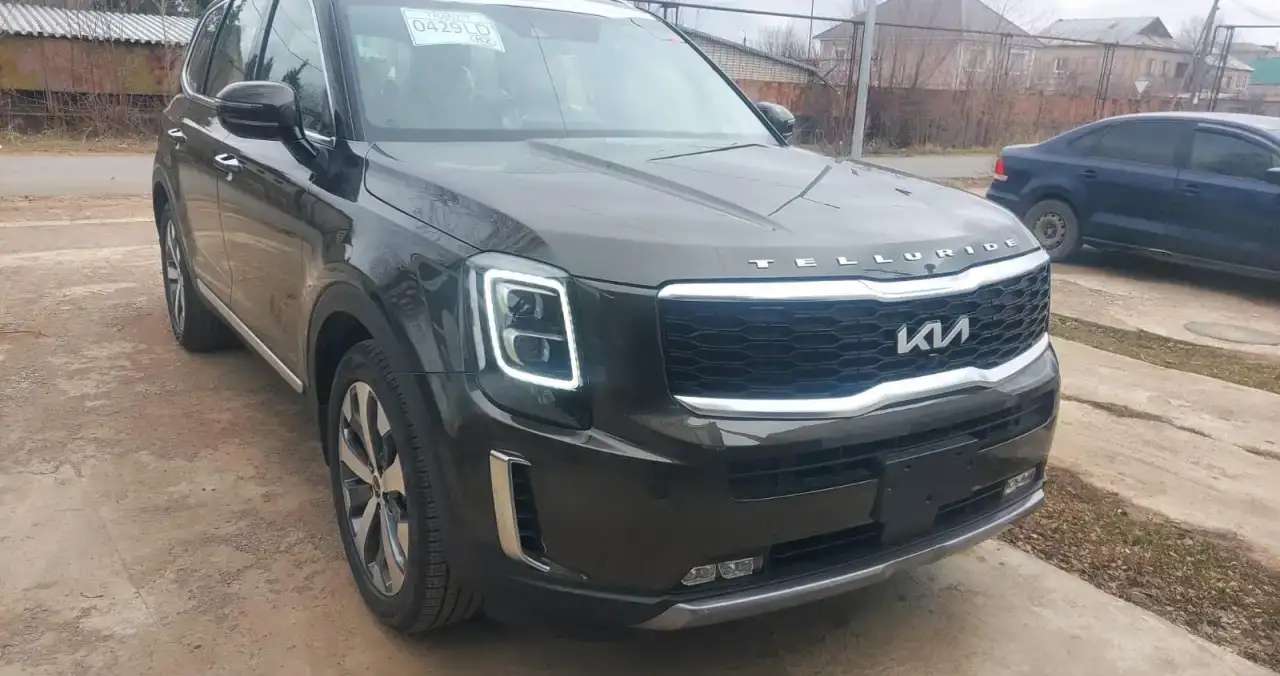 KIA TELLURIDE