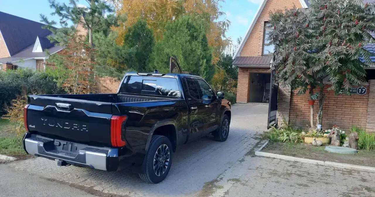 TOYOTA TUNDRA 2022