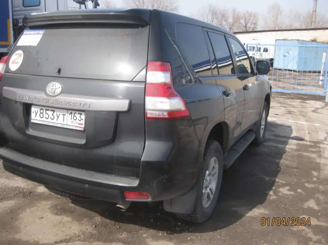АО Связьтранснефть реализует автомобиль Toyota Land Cruiser Prado.