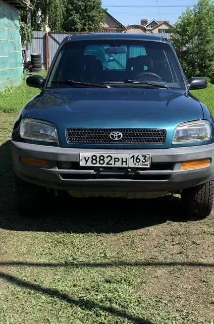 Автомобиль Toyota RAV4
